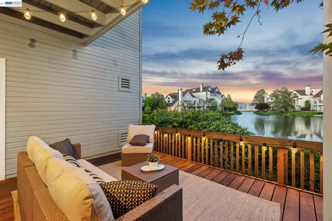 $895,000 | 6 Invincible Court, Unit F40, Alameda, CA 94501
