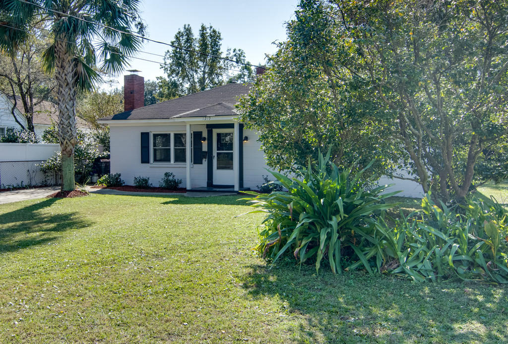 1219 Chesterfield Road North Charleston, SC 29405 - Photo 2 of 30 cs1611033-1002