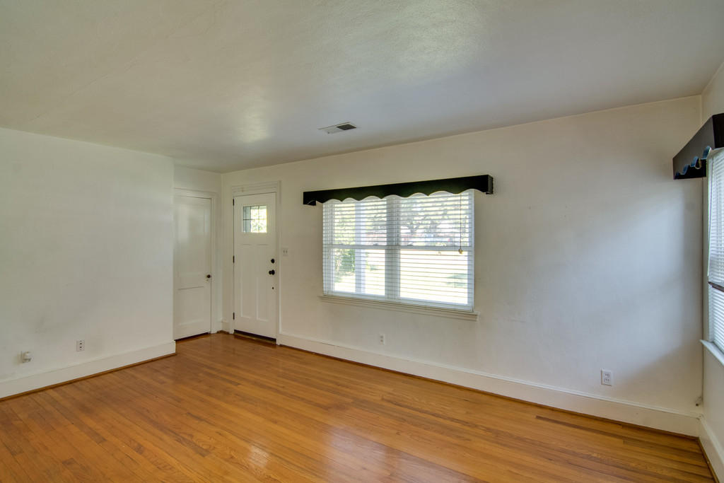 1219 Chesterfield Road North Charleston, SC 29405 - Photo 6 of 30 cs1611033-1006