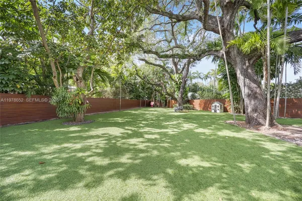 a view of outdoor space