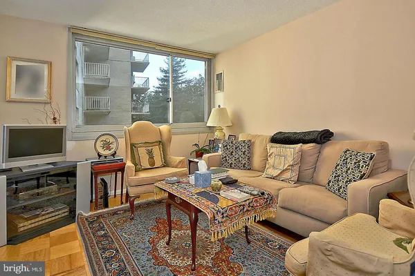 $3,450 | 4601 North Park Avenue, Unit 207G, Chevy Chase, MD 20815