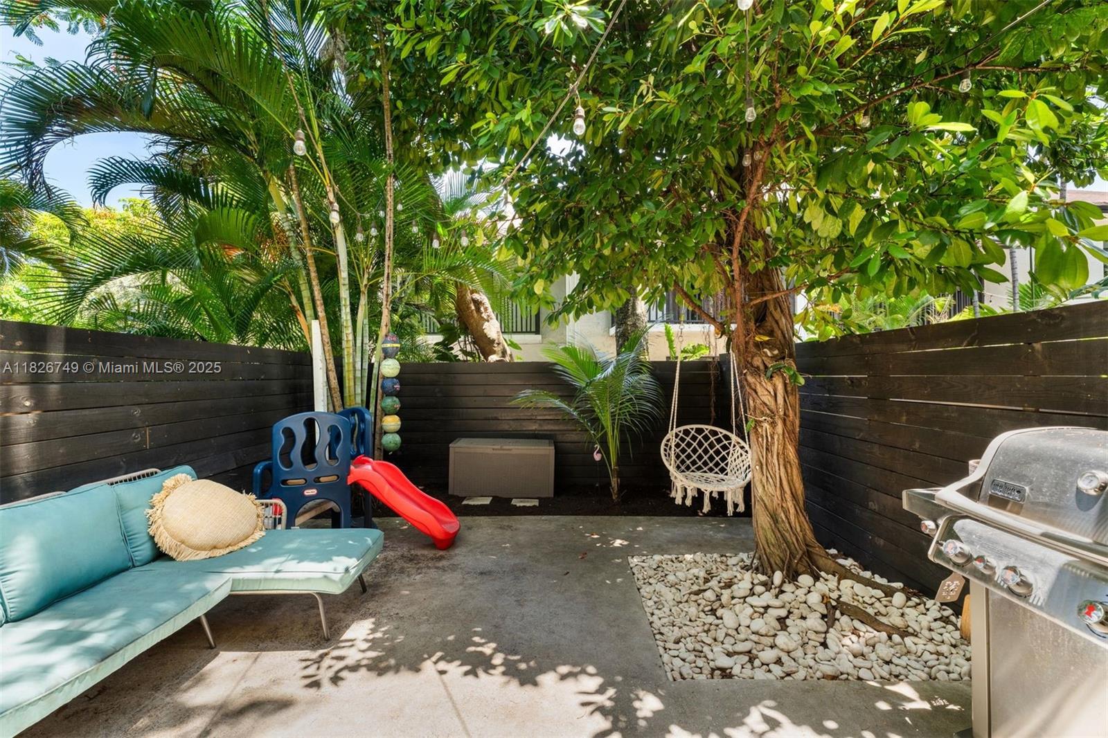 3214 West Trade Avenue, Unit III5 Miami, FL 33133 - Photo 25 of 31 a outdoor space with furniture