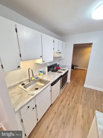 $1,748 | 19419 Brassie Place, Unit 301, Gaithersburg, MD 20886