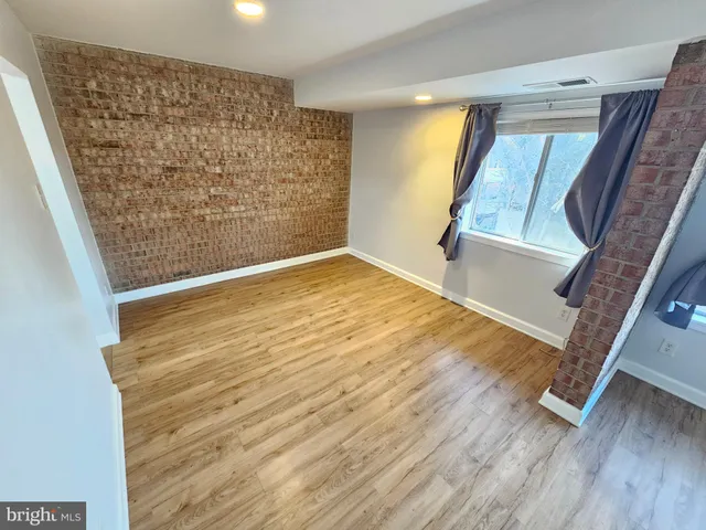 $1,748 | 19419 Brassie Place, Unit 301, Gaithersburg, MD 20886