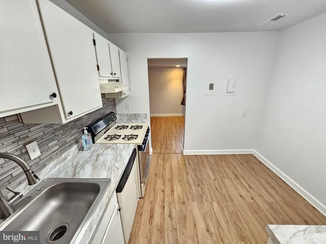 $1,748 | 19419 Brassie Place, Unit 301, Gaithersburg, MD 20886