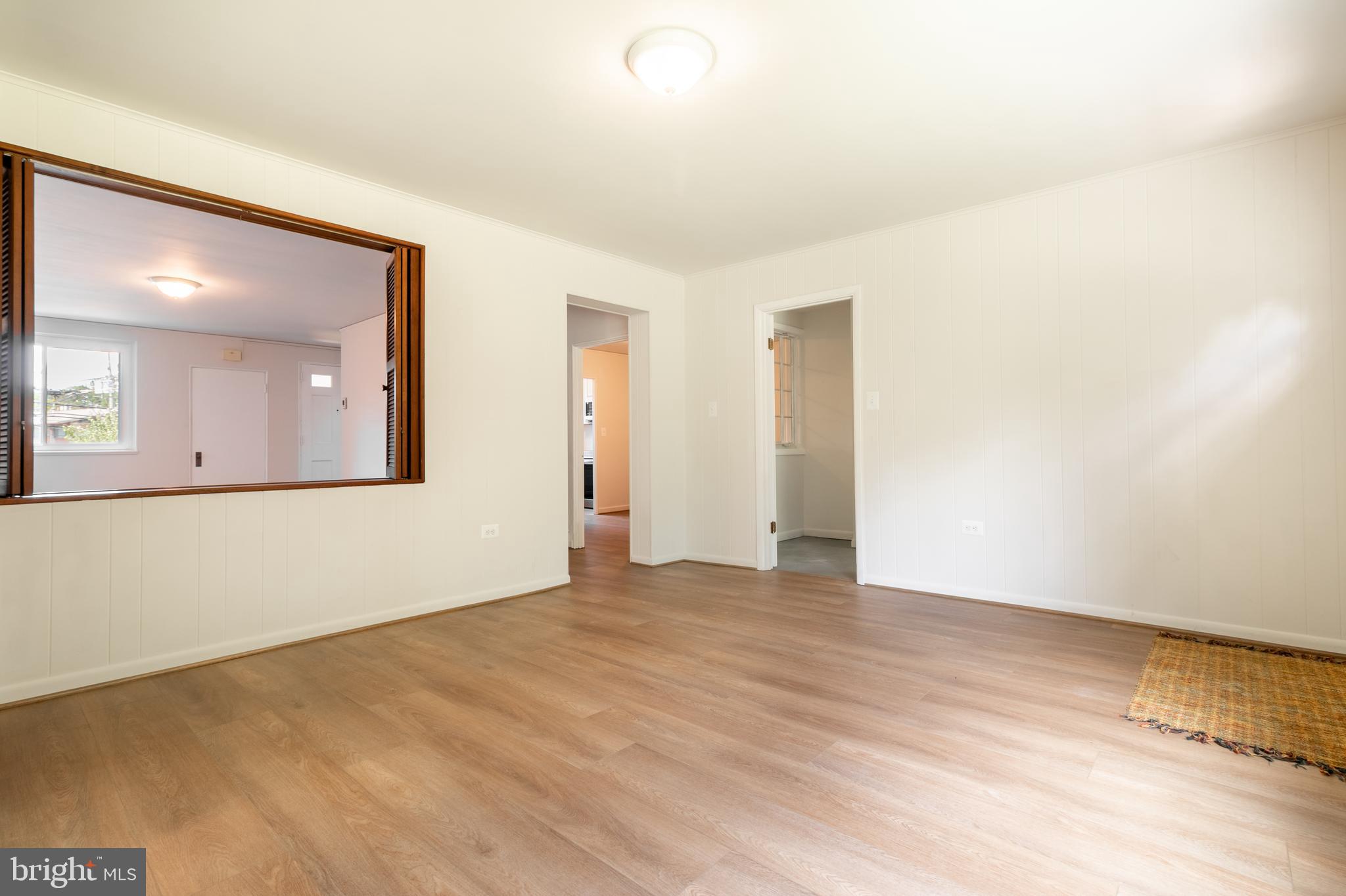 56 Crescent Road Greenbelt, MD 20770 - Photo 10 of 31 Living room