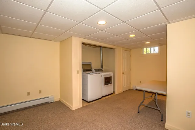 a view of utility room