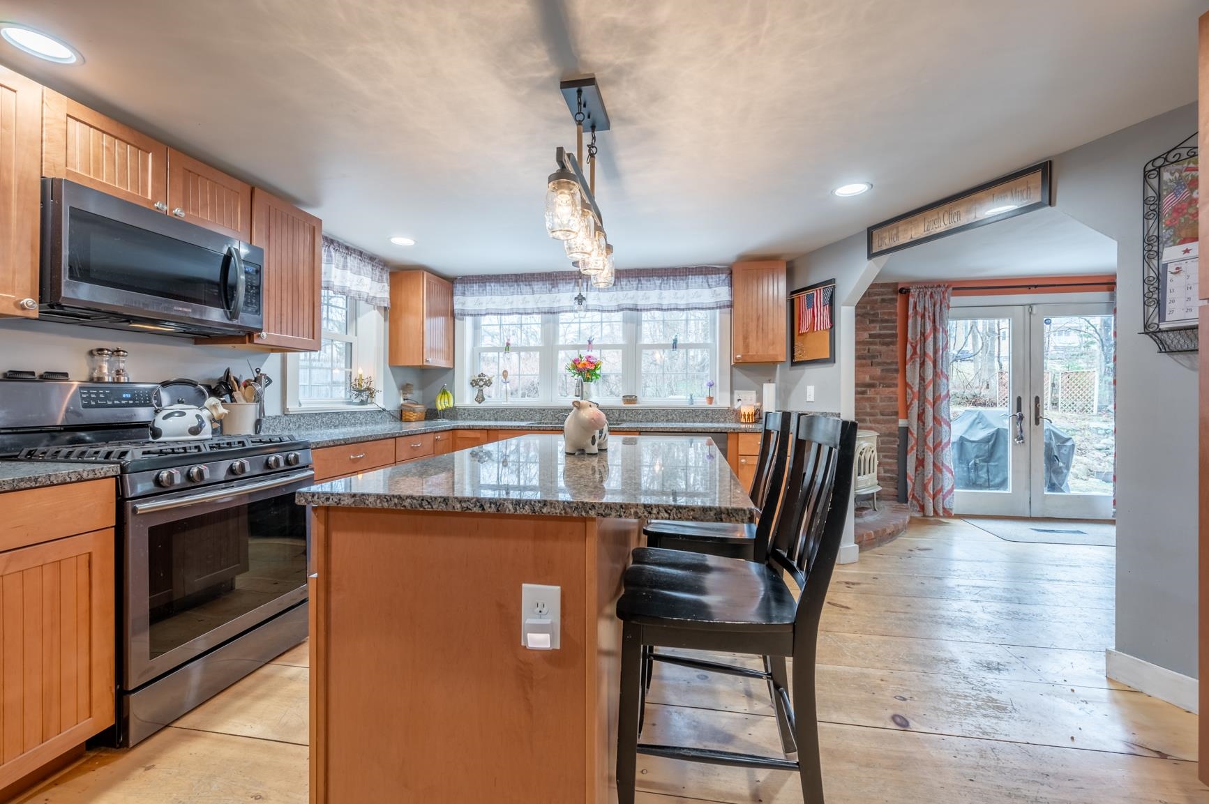 65 Barrett Road New London, NH 03257 - Photo 3 of 54 Gallery Image 3