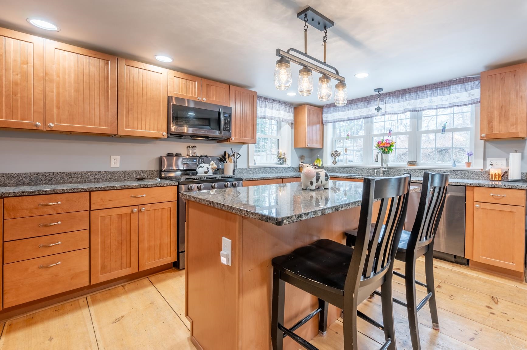 65 Barrett Road New London, NH 03257 - Photo 9 of 54 Gallery Image 9