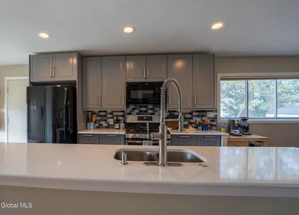 $329,900 | 52 Hawthorne Avenue, Albany, NY 12203