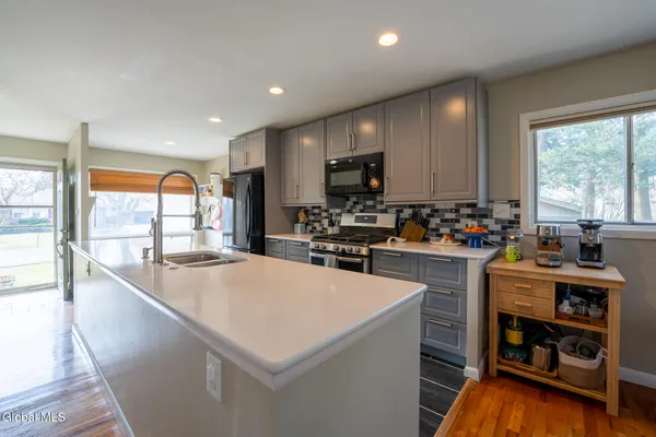 $329,900 | 52 Hawthorne Avenue, Albany, NY 12203