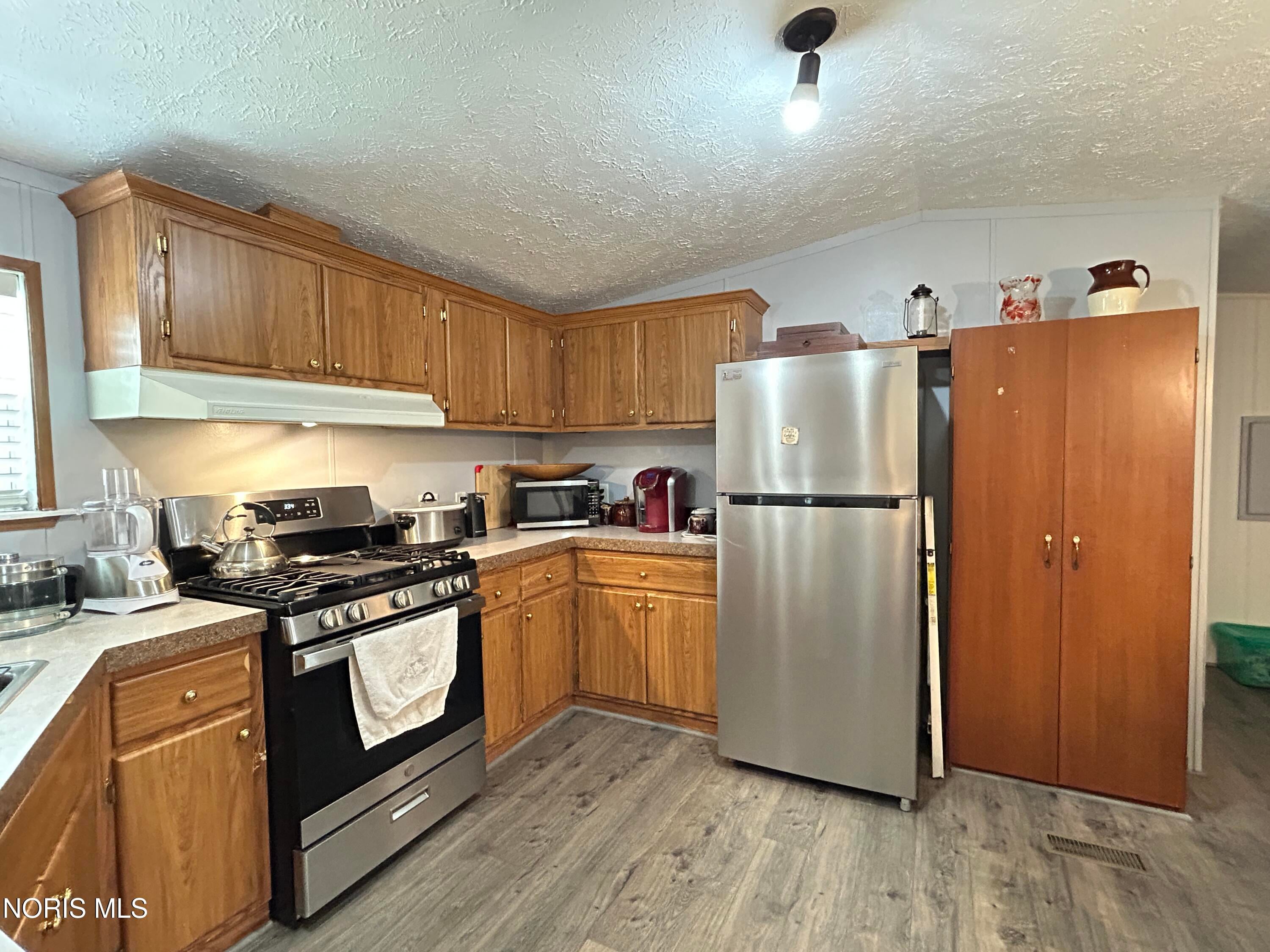 1730 Port Clinton Road, Unit 17 Fremont, OH 43420 - Photo 9 of 18 Gallery Image 9