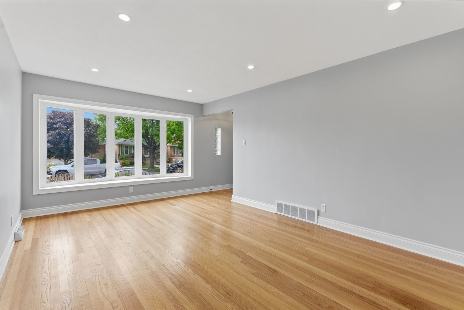 6022 West 64th Street Chicago, IL 60638 - Photo 7 of 21