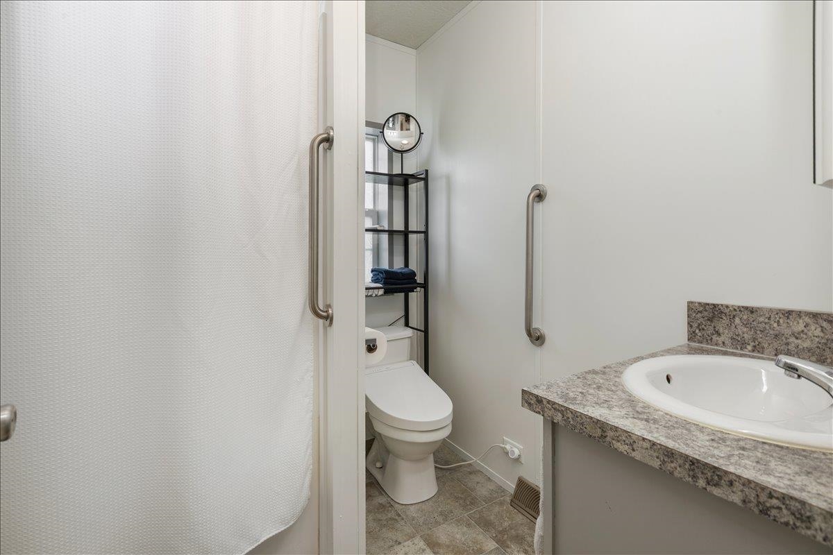 30 Kendall Pond Road, Unit 90 Derry, NH 03038 - Photo 10 of 25