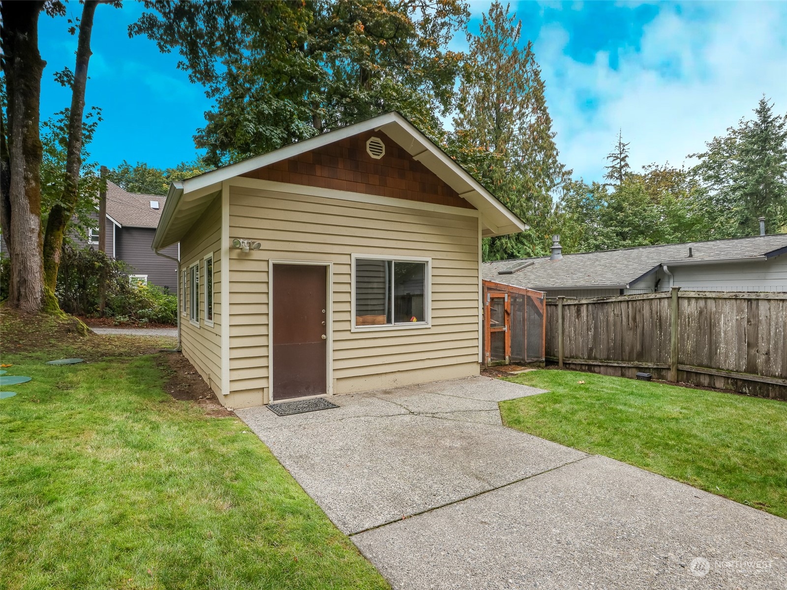 15858 Southeast 116th Street Renton, WA 98059 - Photo 6 of 37 Gallery Image 6