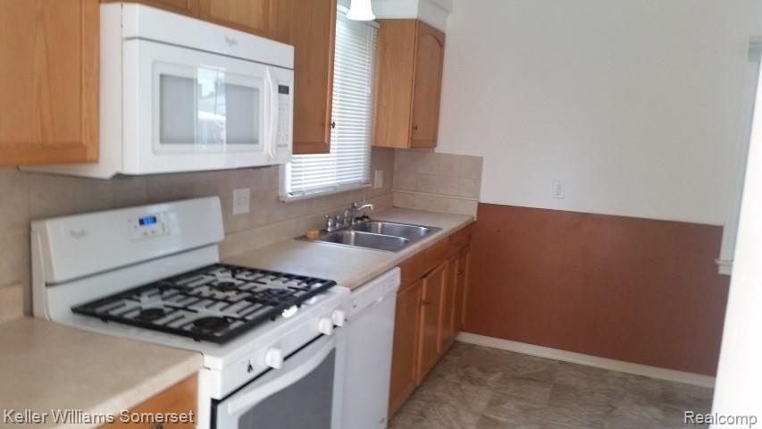 16899 Martin Road Roseville, MI 48066 - Photo 12 of 24