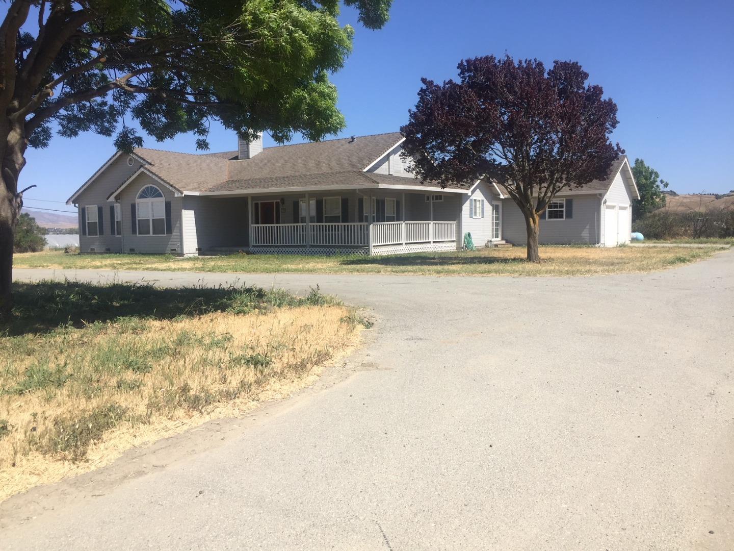 19 Riverside Road Hollister, CA 95023 - Photo 1 of 16 Gallery Image 1