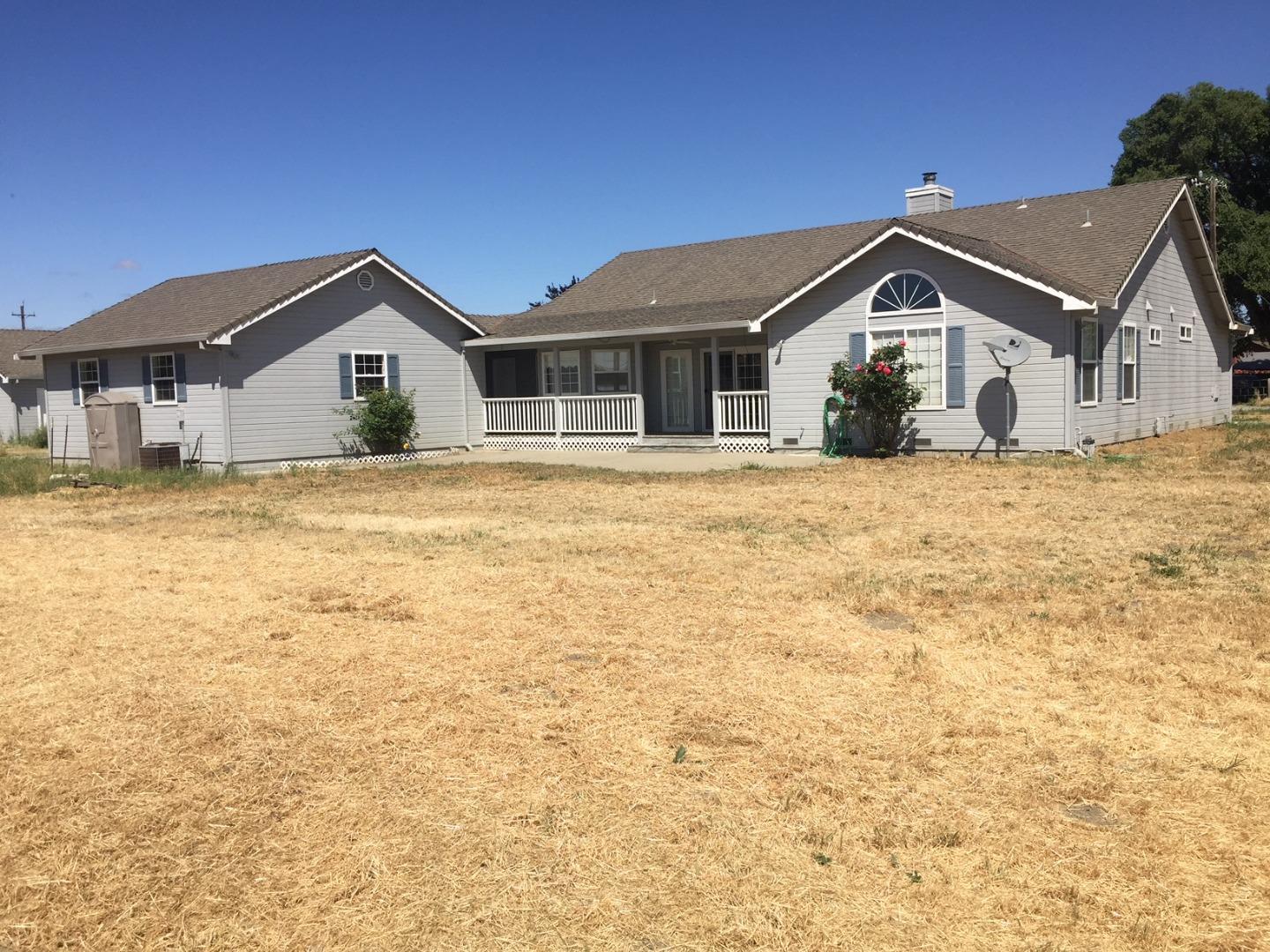 19 Riverside Road Hollister, CA 95023 - Photo 3 of 16 Gallery Image 3