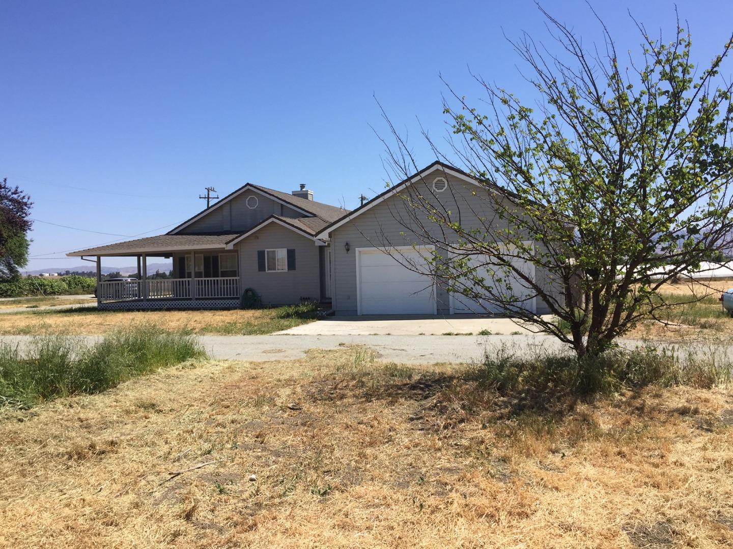 19 Riverside Road Hollister, CA 95023 - Photo 4 of 16 Gallery Image 4
