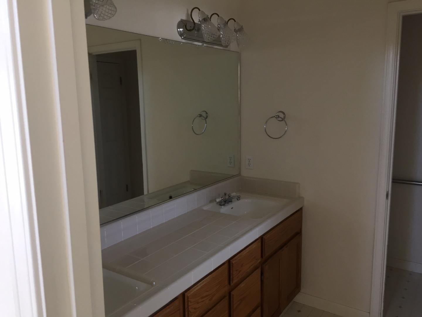 19 Riverside Road Hollister, CA 95023 - Photo 9 of 16 Gallery Image 9