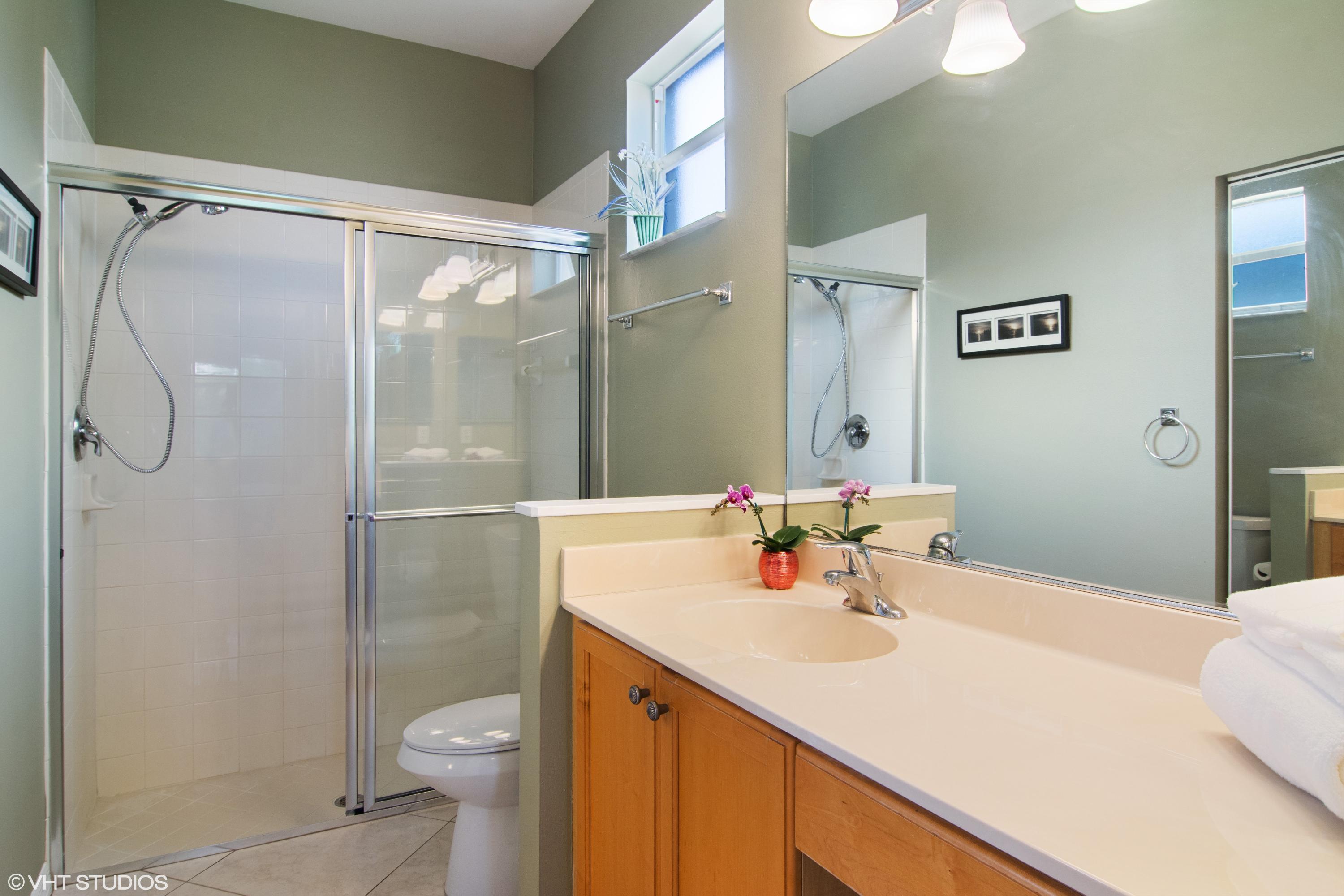 314 Southwest Coconut Key Way Port St. Lucie, FL 34986 - Photo 16 of 28 Master Bath