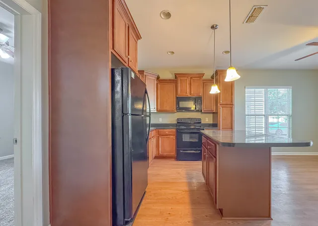 $1,750 | 1988 Greencastle Lane, Tallahassee, FL 32304