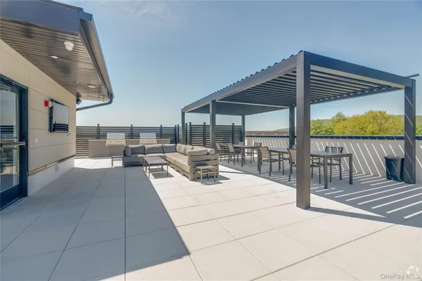 $2,700 | 15 Washington Avenue, Unit 414, Suffern, NY 10901