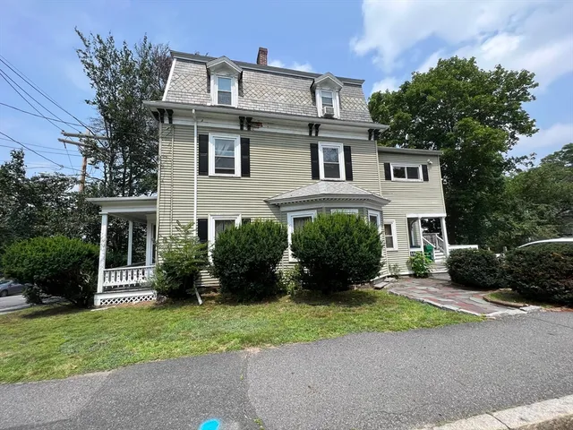 $3,200 | 76 Chestnut Street, Unit 2, Newton, MA 02465