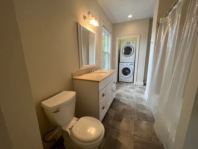 $3,200 | 76 Chestnut Street, Unit 2, Newton, MA 02465