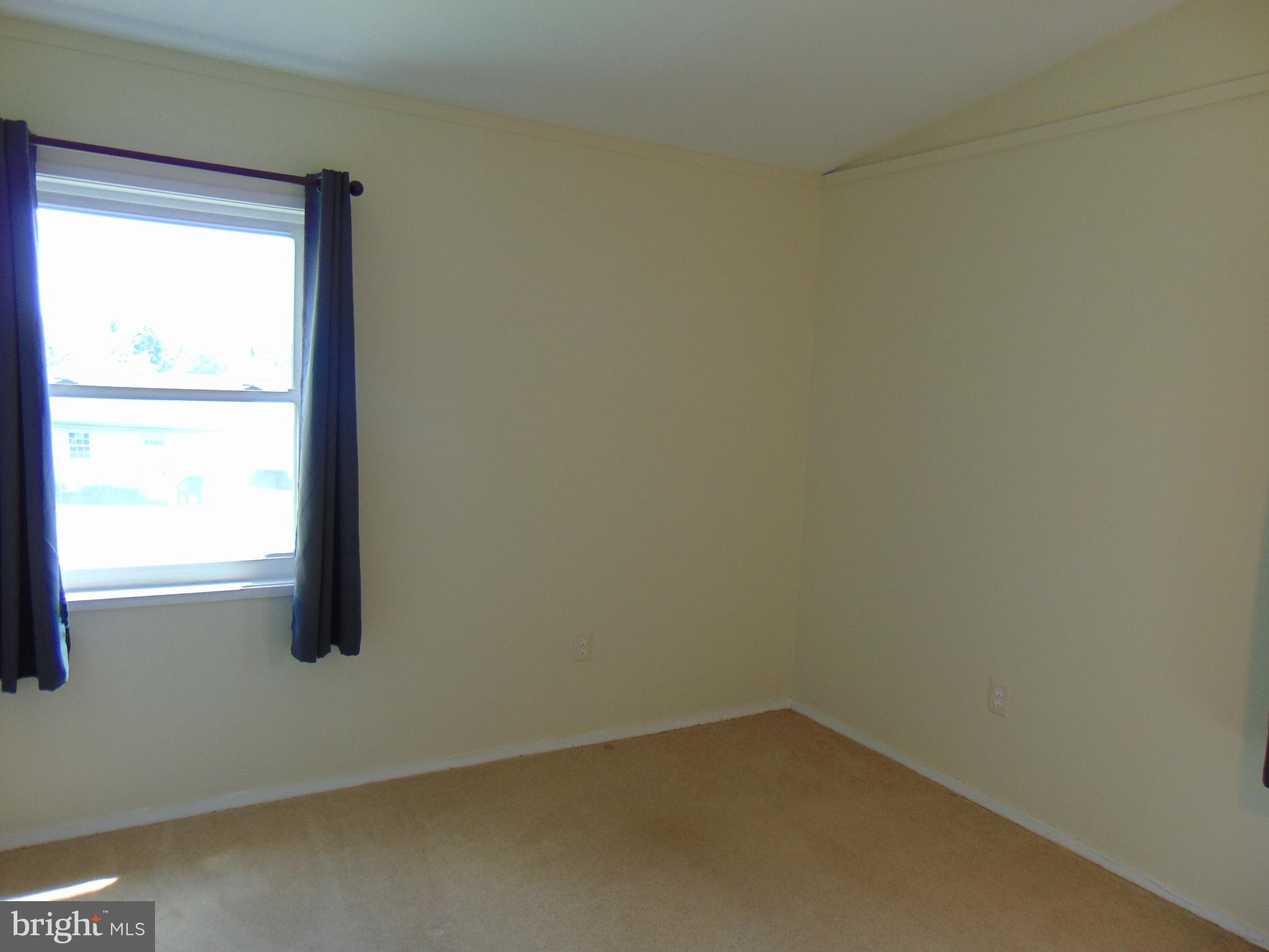 909 Oak Street Frederick, MD 21703 - Photo 6 of 34 Bedroom 3 w/ new carpet