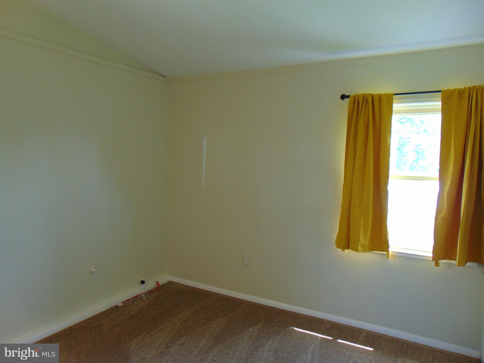 909 Oak Street Frederick, MD 21703 - Photo 10 of 34 Bedroom 1 w/ new carpet