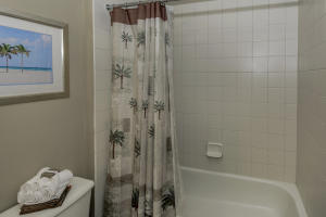 3012 Laurel Ridge Circle Riviera Beach, FL 33404 - Photo 20 of 35 20