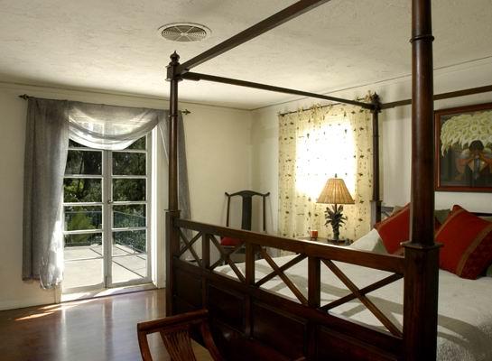 490 Hot Springs Road Santa Barbara, CA 93108 - Photo 4 of 6 a view of a interior of the house
