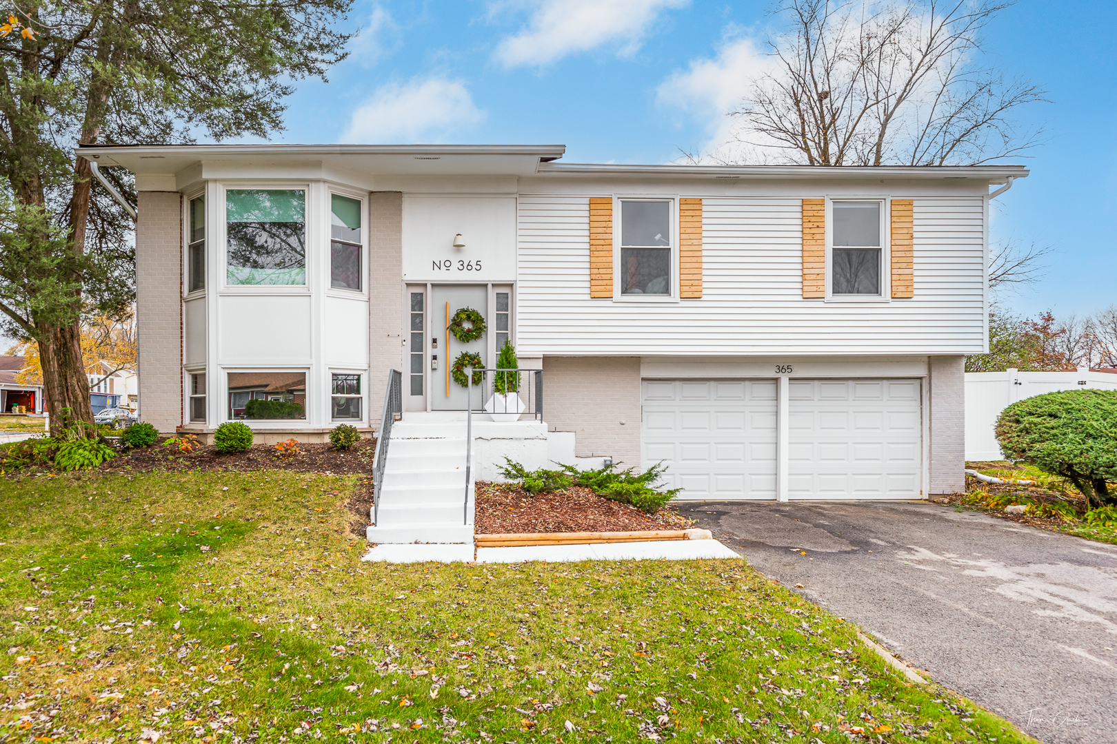 365 North Pinecrest Road Bolingbrook, IL 60440 - Photo 2 of 43