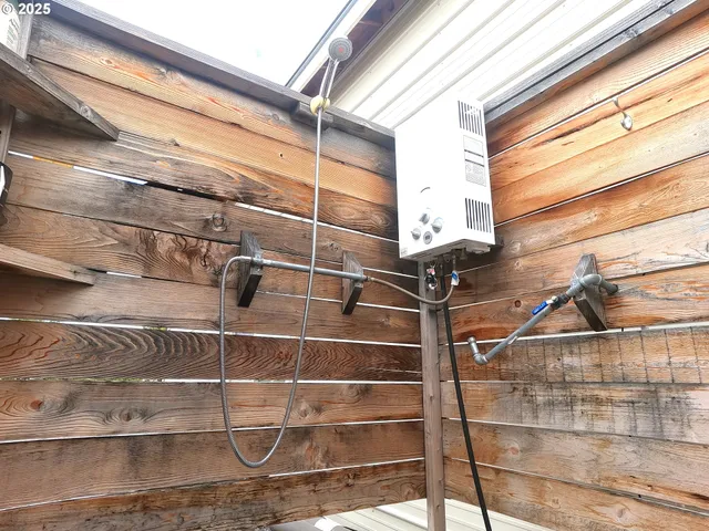 $949,000 | 13422 Southwest Airfield Lane, Culver, OR 97734