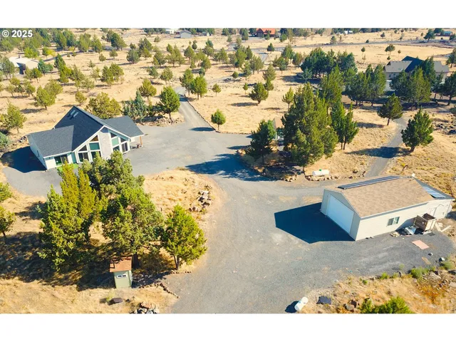 $949,000 | 13422 Southwest Airfield Lane, Culver, OR 97734