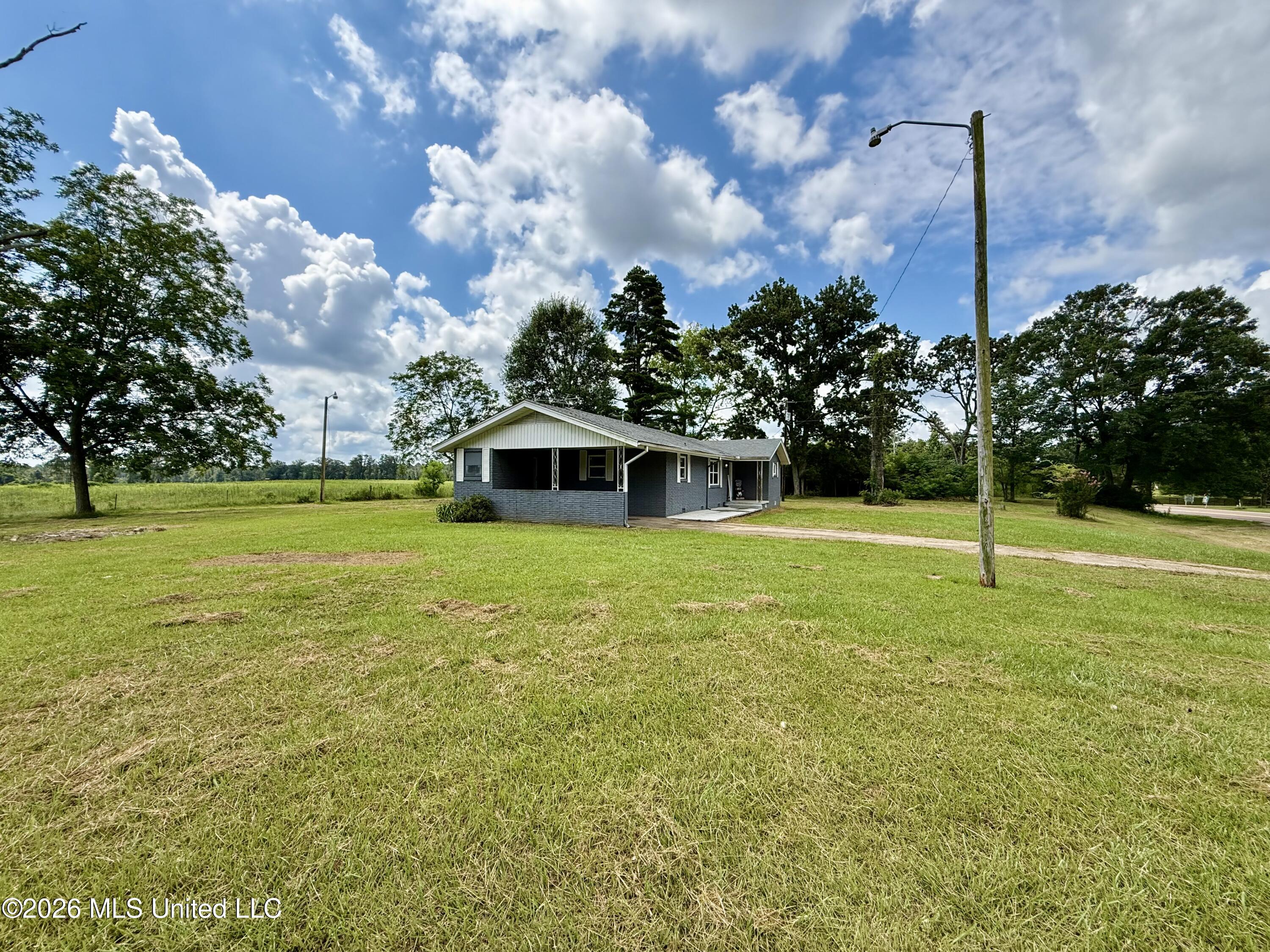 18592 Highway 35 Mize, MS 39116 - Photo 5 of 21 IMG_3489