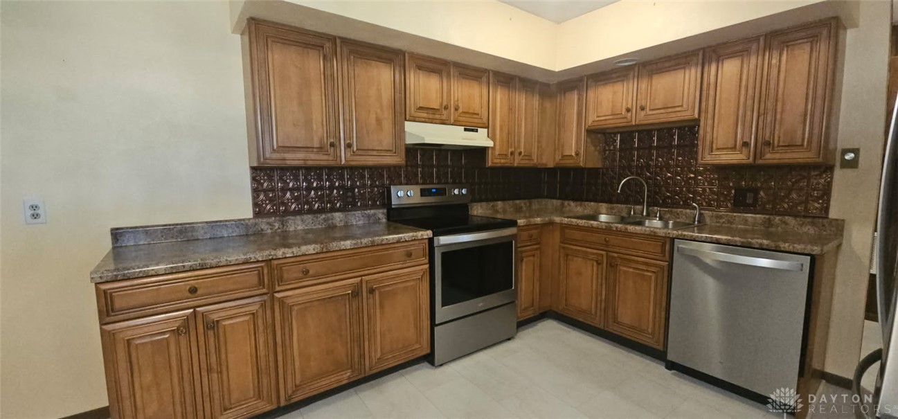 421 East Lexington Road Eaton, OH 45320 - Photo 9 of 50 Gallery Image 9