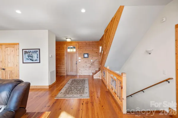 $1,249,000 | 277 Kestrel Court, Sapphire, NC 28774