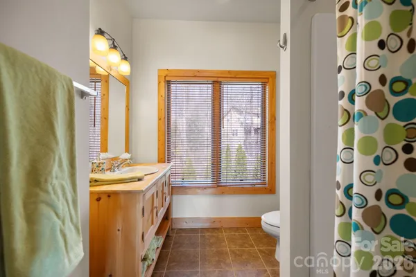 $1,249,000 | 277 Kestrel Court, Sapphire, NC 28774