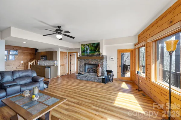 $1,249,000 | 277 Kestrel Court, Sapphire, NC 28774