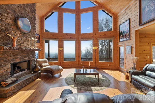 $1,249,000 | 277 Kestrel Court, Sapphire, NC 28774