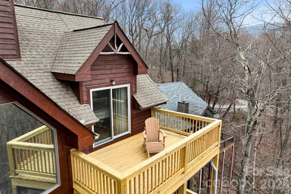 $1,249,000 | 277 Kestrel Court, Sapphire, NC 28774