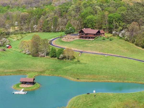 $1,695,000 | 20358 Buena Vista Road, Rockbridge, OH 43149