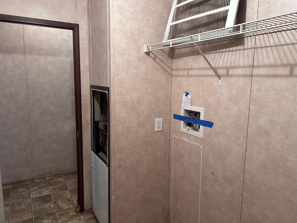 329 Canvas Back Drive Princeton, LA 71067 - Photo 18 of 20 Laundry room with hookup for a washing machine