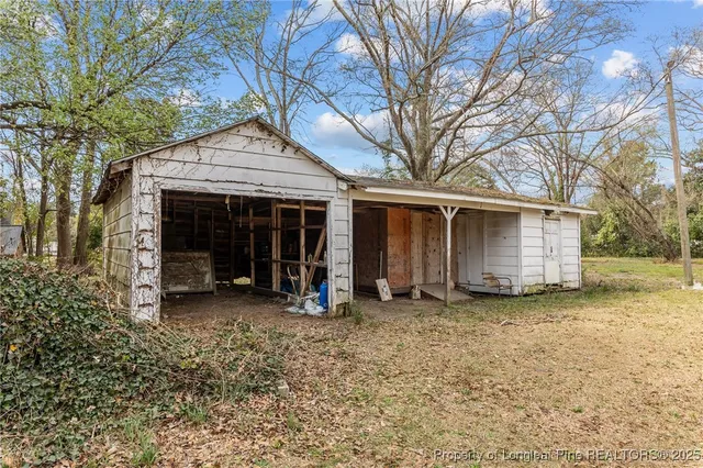 $399,999 | 205 North Vance Street, Red Springs, NC 28377