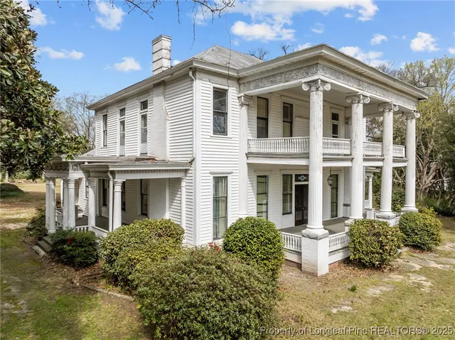$399,999 | 205 North Vance Street, Red Springs, NC 28377