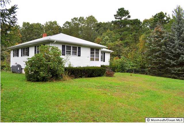 588 Freehold Road Jackson, NJ 08527 - Photo 1 of 3 Primary Photo