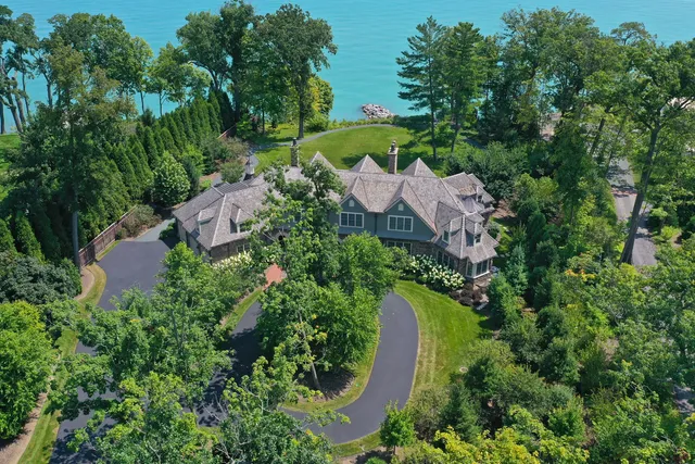 $9,600,000 | 347 Bluffs Edge Drive, Lake Forest, IL 60045