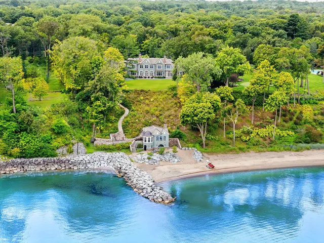 $9,600,000 | 347 Bluffs Edge Drive, Lake Forest, IL 60045